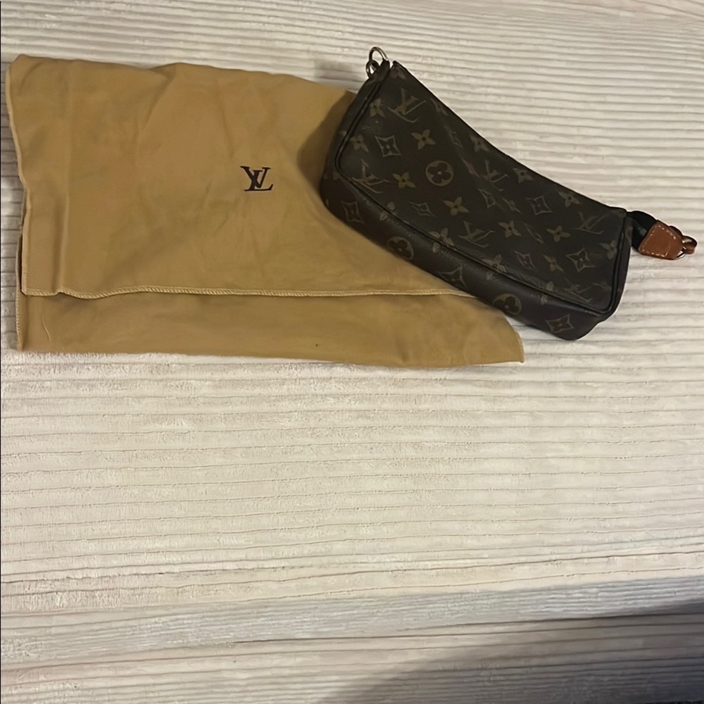 Louis Vuitton Monogram Pochette with dust bag